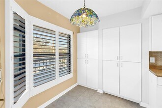 1320 Pasadena Ave S, Unit 203 in South Pasadena, FL - Foto de edificio - Building Photo