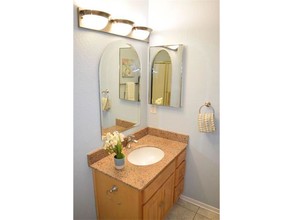 401 Piccadilly Pl, Unit #12 in San Bruno, CA - Building Photo - Building Photo