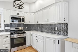 2 Tekening Way in Hamilton Township, NJ - Foto de edificio - Building Photo