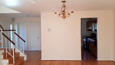 7865 Parthian Ct in Springfield, VA - Building Photo - Building Photo