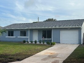 1552 Baker St NE in Palm Bay, FL - Building Photo