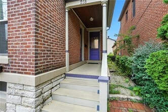 218 Brown St in Dayton, OH - Foto de edificio - Building Photo