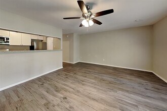 3419 Shadowcrest Ln in Spring, TX - Building Photo - Building Photo