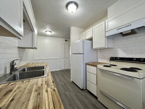 3204 Salisbury Ave in Lubbock, TX - Foto de edificio - Building Photo