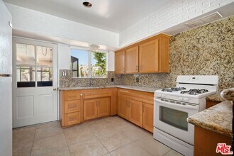 22717 Miranda St in Los Angeles, CA - Building Photo - Building Photo