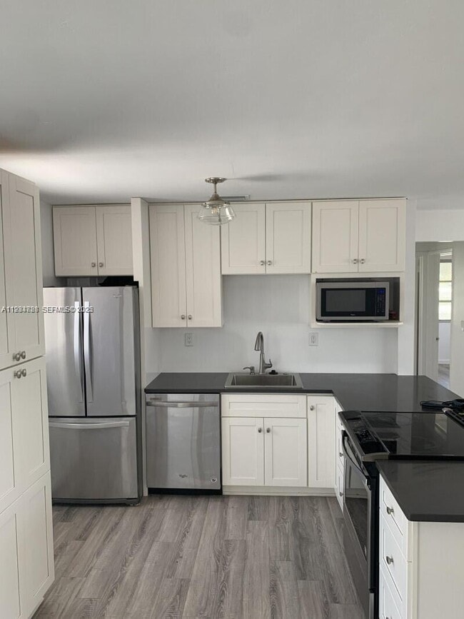 707 Greenbriar Dr in West Palm Beach, FL - Building Photo - Building Photo