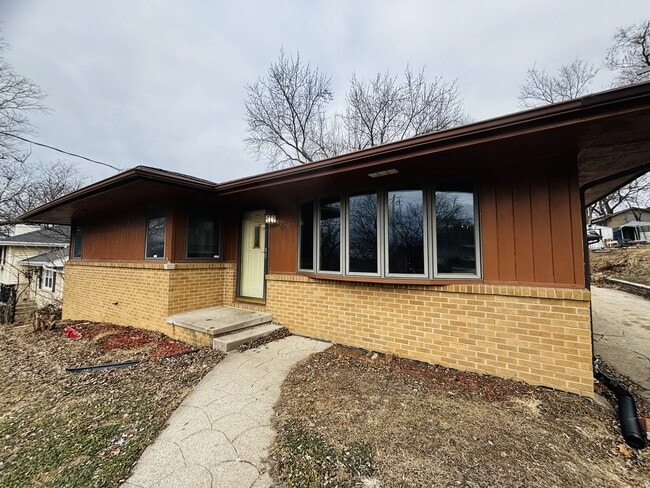 property at 2518 Boyd St