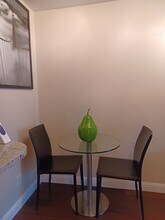 6400 Christie Ave, Unit 3208 in Emeryville, CA - Building Photo - Building Photo