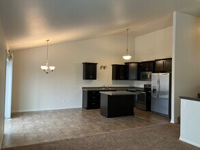 1338 12th St W in West Fargo, ND - Building Photo - Building Photo