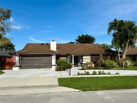 13647 Barberry Dr in Wellington, FL - Building Photo