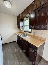 122 N Brunswick St-Unit -D in Wichita, KS - Building Photo - Building Photo