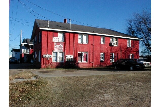 103 W Powell St in Dothan, AL - Foto de edificio