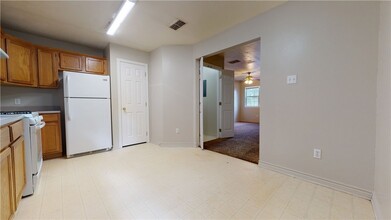 306 Cherry St, Unit B in College Station, TX - Building Photo - Building Photo