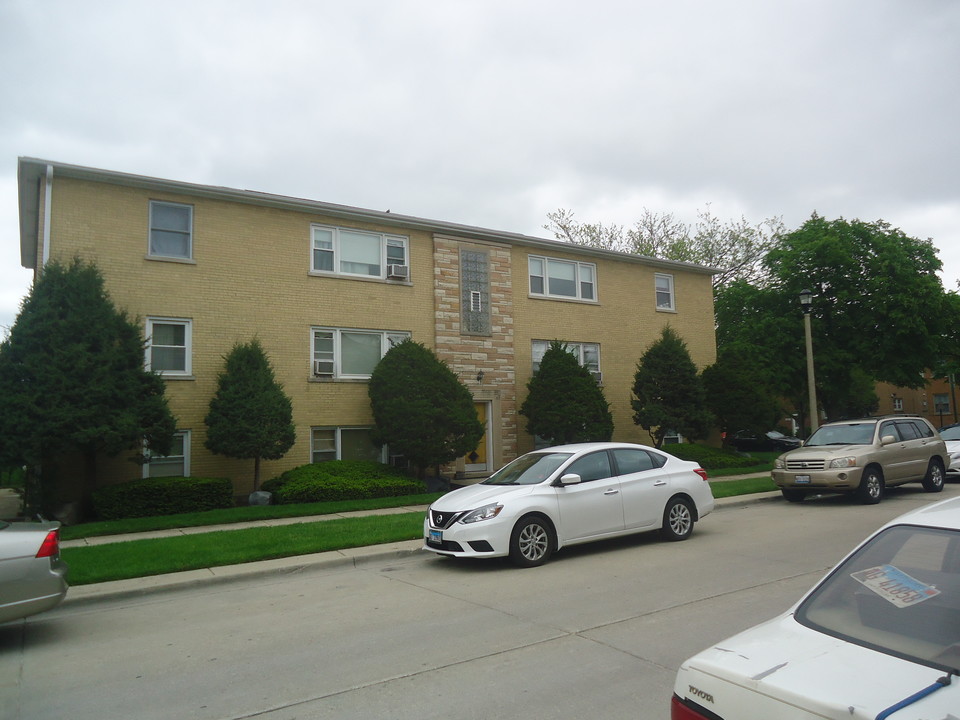 4936 Greenwood St, Unit 1E Photo