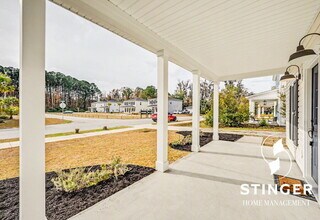 14 Los Robles Rd in Beaufort, SC - Building Photo - Building Photo