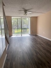 107 Caldwell Dr in Brandon, FL - Building Photo - Building Photo