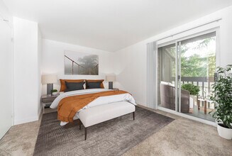 Honey Creek in Renton, WA - Building Photo - Building Photo