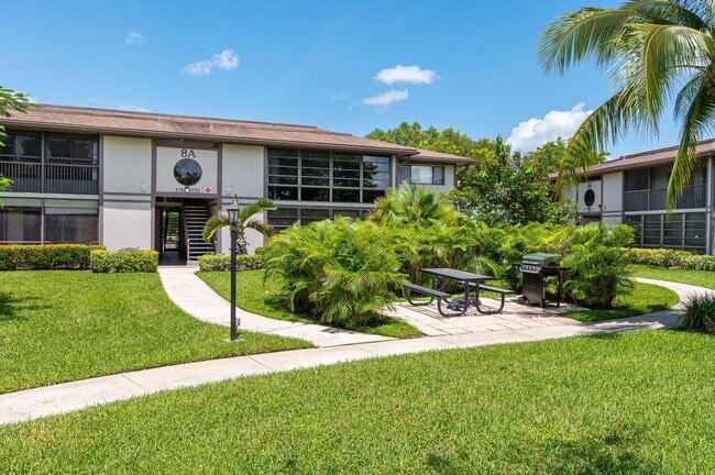 9743 W McNab Rd in Tamarac, FL - Building Photo - Building Photo