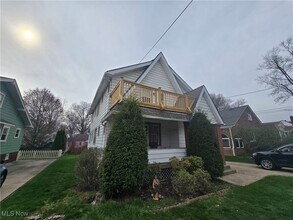 1736 17th St in Cuyahoga Falls, OH - Building Photo - Building Photo