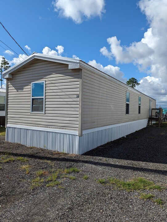 1401 Transmitter Rd in Panama City, FL - Building Photo