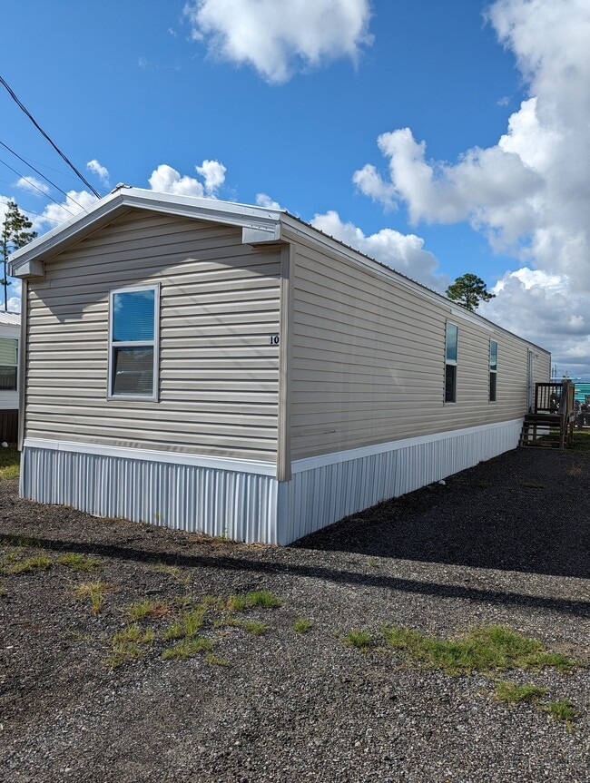 property at 1401 Transmitter Rd
