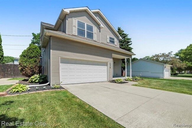 2043 Vermont Ave in Troy, MI - Building Photo - Building Photo