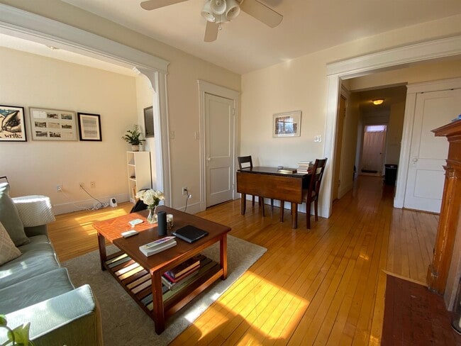 331 Harvard St, Unit 4 in Cambridge, MA - Foto de edificio - Building Photo