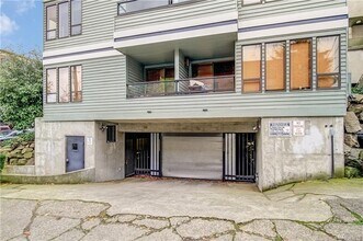 435 Summit Ave E in Seattle, WA - Building Photo - Building Photo