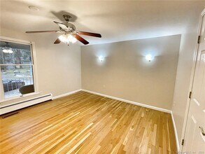 104 Perry Ave, Unit A in Norwalk, CT - Building Photo - Building Photo