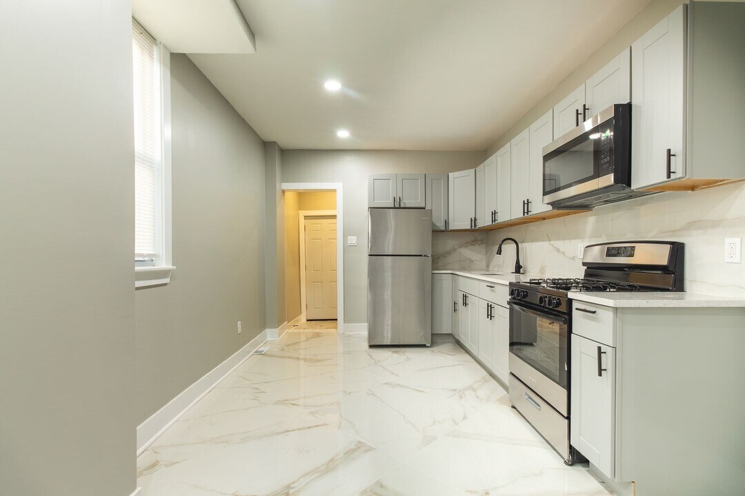 912 S 8th St in Camden, NJ - Building Photo