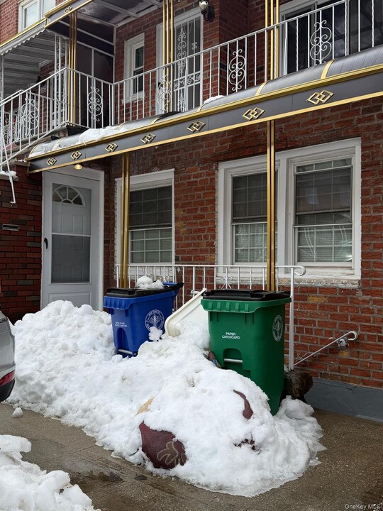 924 E 106th St in Brooklyn, NY - Building Photo