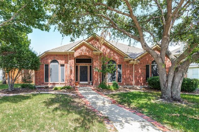 3904 Indian Oaks Ln in Carrollton, TX - Building Photo