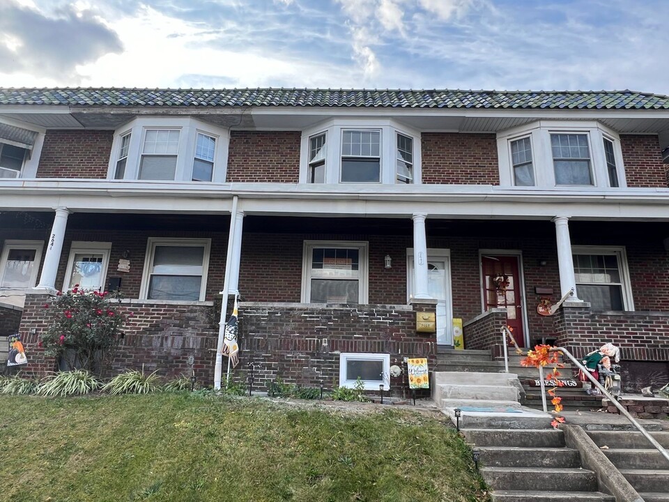 2642 Perkiomen Ave in Mount Penn, PA - Building Photo