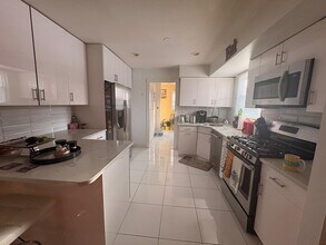 11 E Sherman Ave in Woodbridge Township, NJ - Building Photo - Building Photo