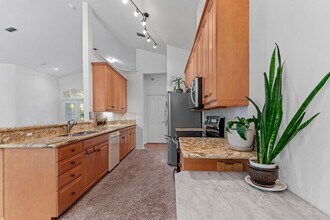 8409 SW 8th Pl in Gainesville, FL - Building Photo - Building Photo