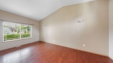 2385 SW Navigator Loop in Oak Harbor, WA - Building Photo - Building Photo