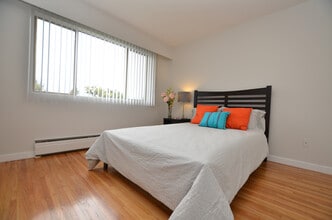 6111 Tisdall St in Vancouver, BC - Building Photo - Building Photo