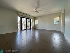 64 Isle of Venice Dr in Fort Lauderdale, FL - Building Photo - Building Photo