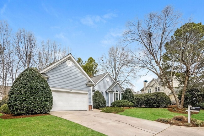 105 Wagon Trail Dr in Cary, NC - Building Photo - Building Photo