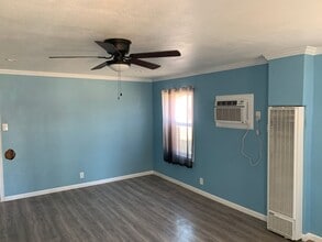 1939 Radiance Dr in Bakersfield, CA - Building Photo - Building Photo