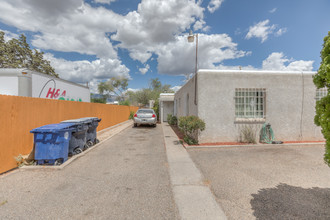 Grove Triplex in Albuquerque, NM - Building Photo - Other