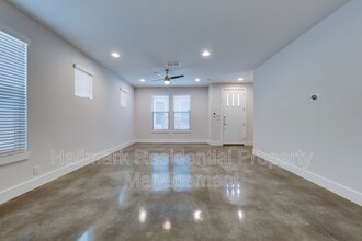 200 Melrose Pl-Unit -#500 in San Antonio, TX - Foto de edificio - Building Photo