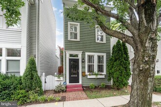 1012 Pendleton St in Alexandria, VA - Building Photo - Building Photo