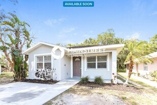 2517 3rd Ave E in Palmetto, FL - Building Photo