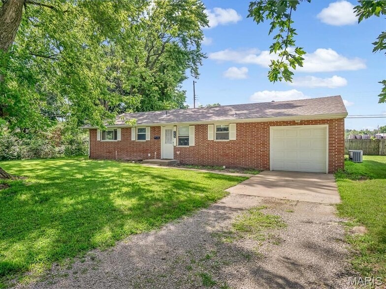 2001 Lasalle St in Belleville, IL - Building Photo
