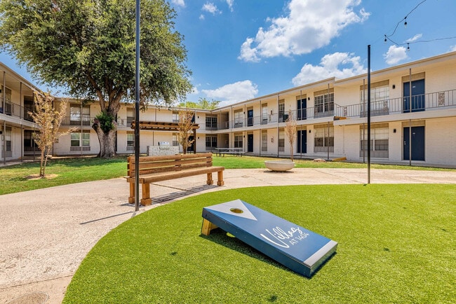 Villas at 1404 in Fort Worth, TX - Foto de edificio - Building Photo