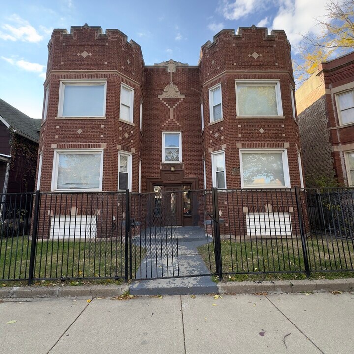 7010 S Morgan St in Chicago, IL - Building Photo