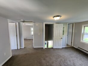 14 Edgewood Rd in Watertown, CT - Building Photo - Building Photo