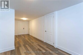 56 Courton Dr in Toronto, ON - Building Photo - Building Photo