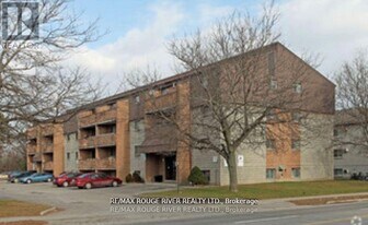560 Bloor St E in Oshawa, ON - Building Photo
